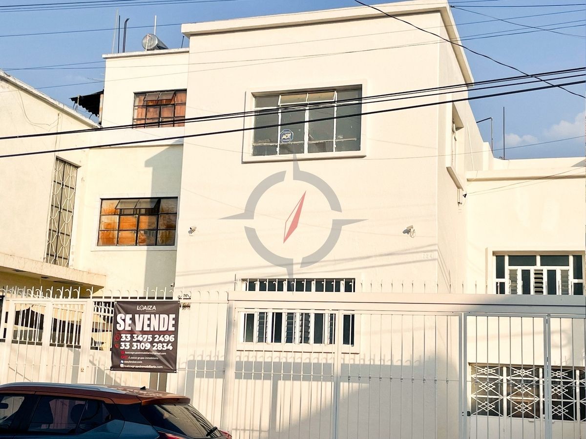 CASA EN VENTA EN LADRON DE GUEVARA